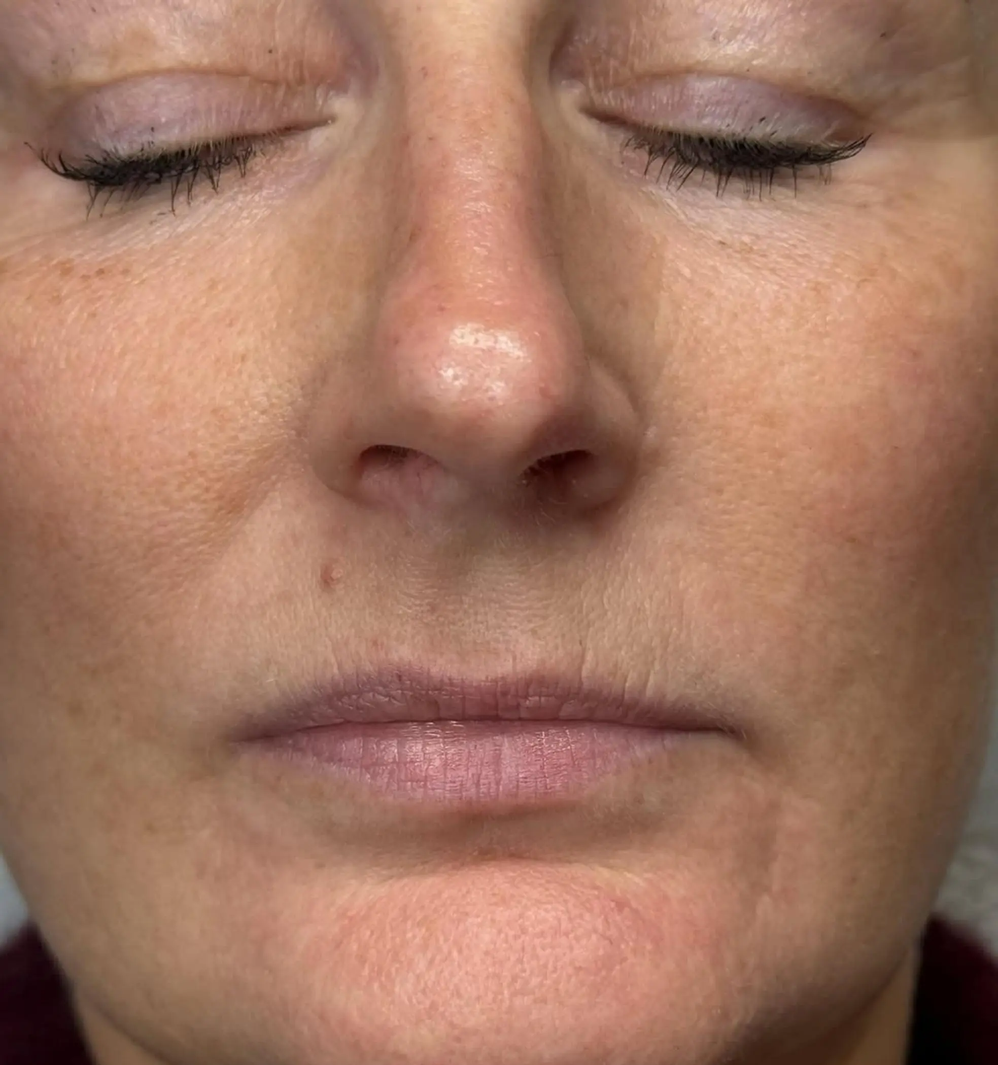 artist working on lip shading